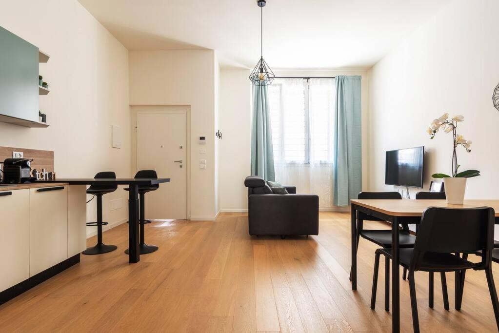 Kaizen House - Bilocale De Angeli * Milan
